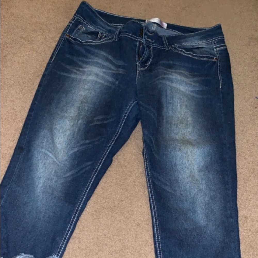 No boundaries cuffed capris